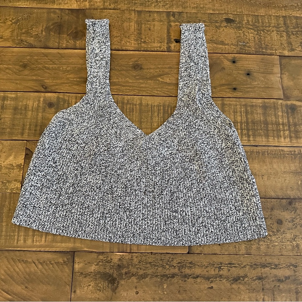 Aritzia Black and White Knit Crop Top